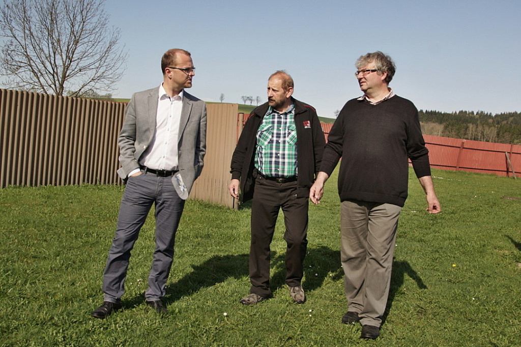 35_Prohlidka_venkovniho_arealu_...